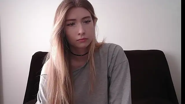 ErikaShyy online show from 26, 9, 2025