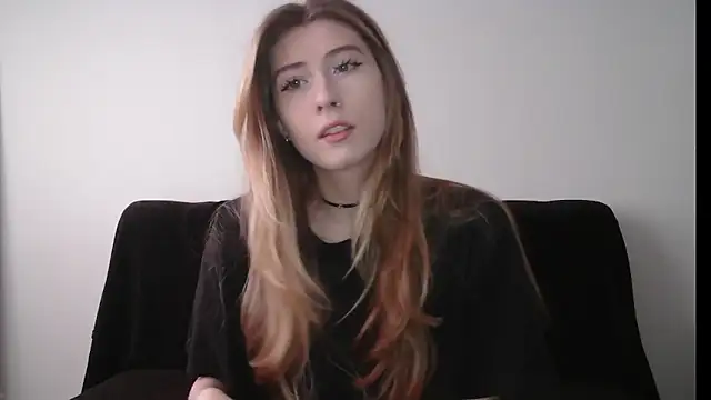 ErikaShyy online show from 24, 10, 2025