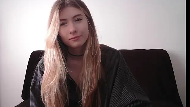 ErikaShyy online show from 22, 9, 2025