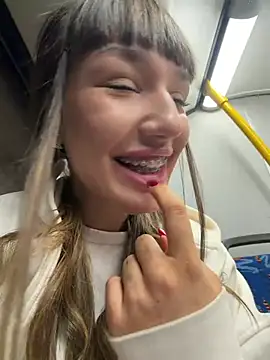 Sophie Avory online show from 18, 2, 2026