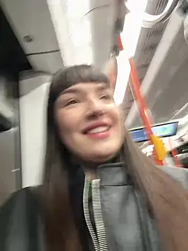 Sophie Avory online show from 4, 3, 2025