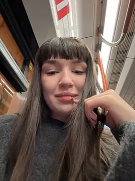 Sophie Avory online show from 11, 2, 2025