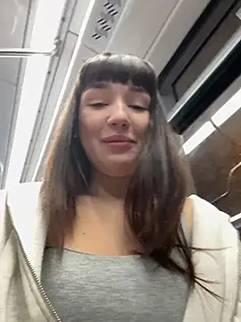 Sophie Avory online show from 5, 3, 2025