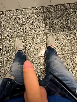 geilehecke1 online show from 6, 12, 2024