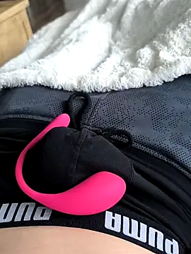 geilehecke1 online show from 25, 2, 2025