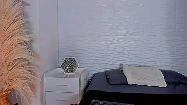 LiaFlowers online show from 13, 3, 2026