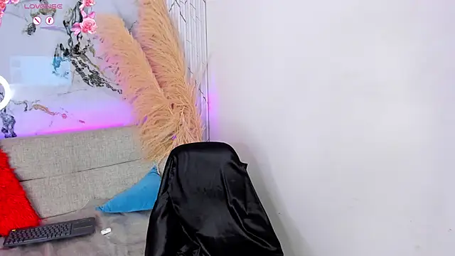 LiaFlowers online show from 21, 11, 2025