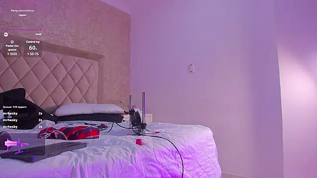 LiaFlowers online show from 14, 1, 2025