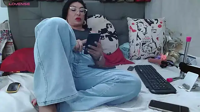 Snapshot of katysquirtdirty chatting on 4, 6, 2026 katysquirtdirty online show from 4, 6, 2026
