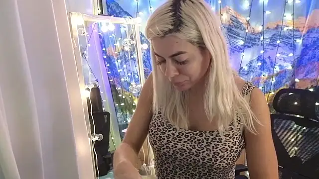 cunty tranny lydia online show from 6, 2, 2026