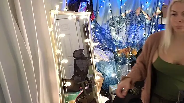 cunty tranny lydia online show from 22, 2, 2026