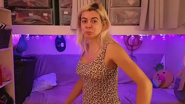 cunty tranny lydia online show from 15, 10, 2025