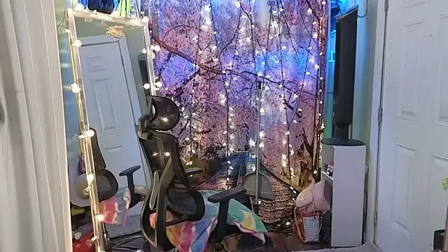 cunty tranny lydia online show from 25, 6, 2026