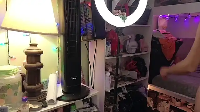 cunty tranny lydia online show from 27, 3, 2026