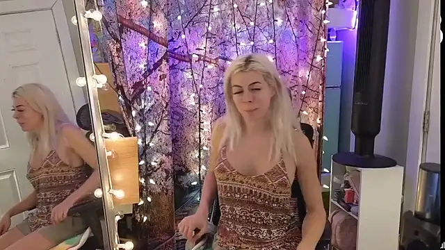 cunty tranny lydia online show from 20, 5, 2026