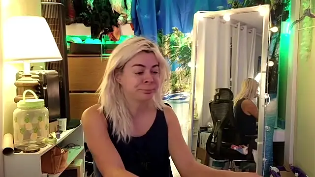 cunty tranny lydia online show from 1, 10, 2025