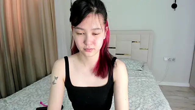 Lola Peach online show from 2, 6, 2026