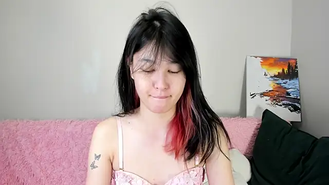 Snapshot of Lola_Peach chatting on 17, 7, 2026 Lola Peach online show from 17, 7, 2026
