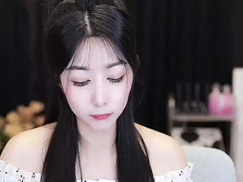 Nuyoah-77 online show from 20, 9, 2025