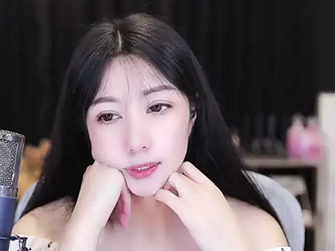 Nuyoah-77 online show from 16, 9, 2025