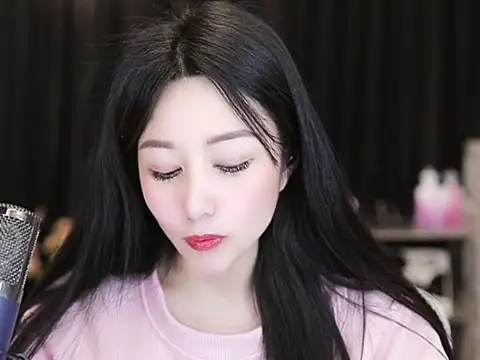 Nuyoah-77 online show from 11, 3, 2025