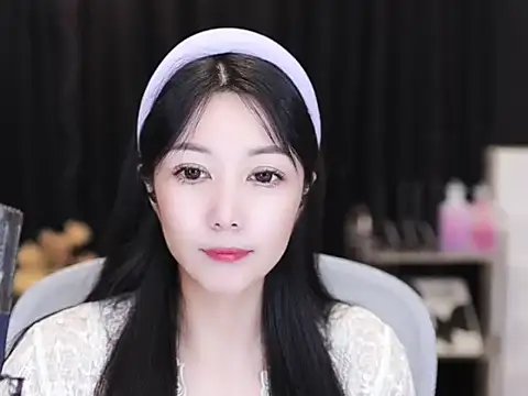 Nuyoah-77 online show from 12, 9, 2025