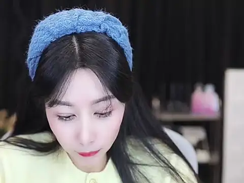 Nuyoah-77 online show from 29, 11, 2025