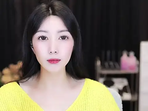 Nuyoah-77 online show from 2, 10, 2025