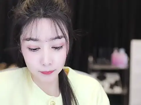 Nuyoah-77 online show from 28, 11, 2025