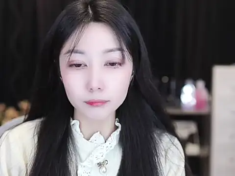 Nuyoah-77 online show from 19, 12, 2025