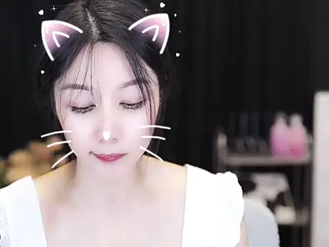 Nuyoah-77 online show from 26, 9, 2025