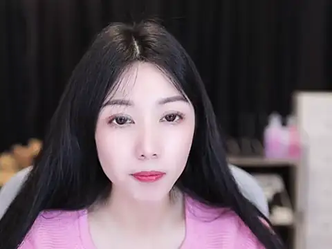 Nuyoah-77 online show from 10, 9, 2025