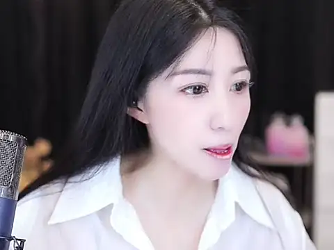 Nuyoah-77 online show from 1, 10, 2025