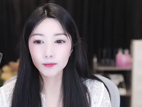 Nuyoah-77 online show from 10, 10, 2025