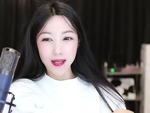 Nuyoah-77 online show from 18, 3, 2025