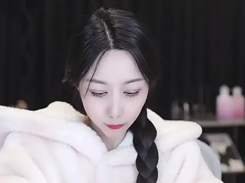 Nuyoah-77 online show from 12, 2, 2026