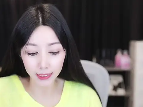 Nuyoah-77 online show from 15, 11, 2025