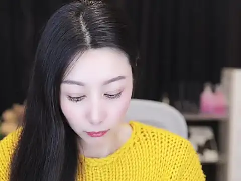 Nuyoah-77 online show from 18, 10, 2025