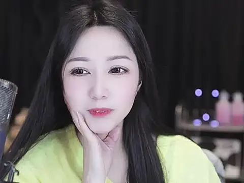 Nuyoah-77 online show from 8, 4, 2026