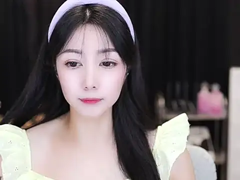 Nuyoah-77 online show from 24, 9, 2025