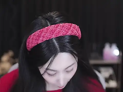 Nuyoah-77 online show from 17, 2, 2026