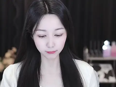 Nuyoah-77 online show from 24, 3, 2026