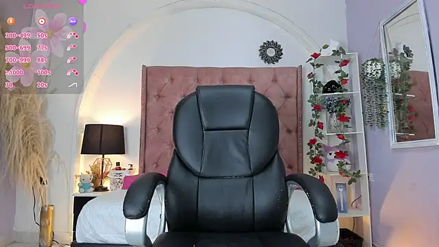 LadyAvalon online show from 18, 9, 2025