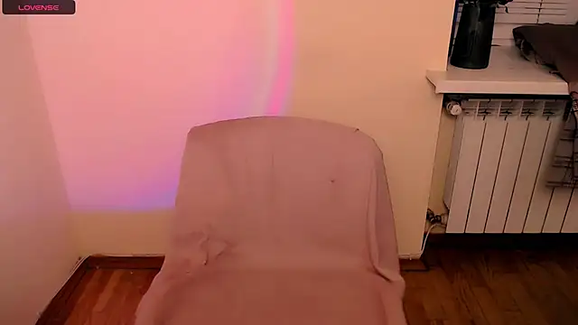 Snapshot of Felliciya chatting on 8, 10, 2025 Felliciya online show from 8, 10, 2025