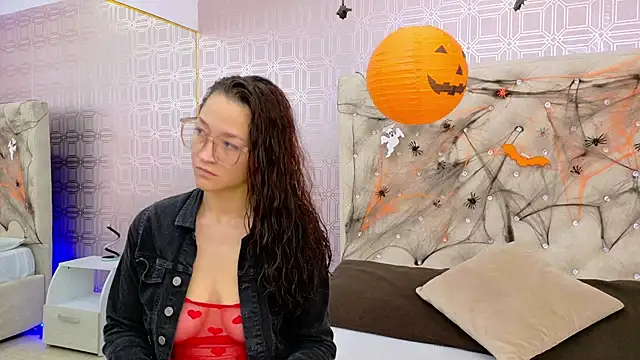 SaaraBrown online show from 23, 10, 2025