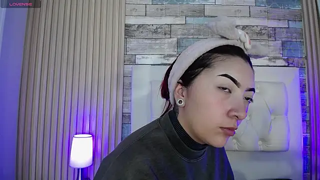 Snapshot of Mia_Rinn chatting on 19, 2, 2026 Mia Rinn online show from 19, 2, 2026