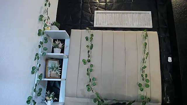 Mia Rinn online show from 7, 2, 2025