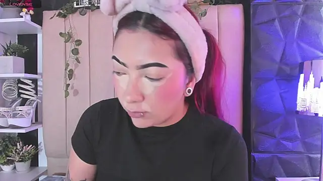 Snapshot of Mia_Rinn chatting on 17, 1, 2026 Mia Rinn online show from 17, 1, 2026