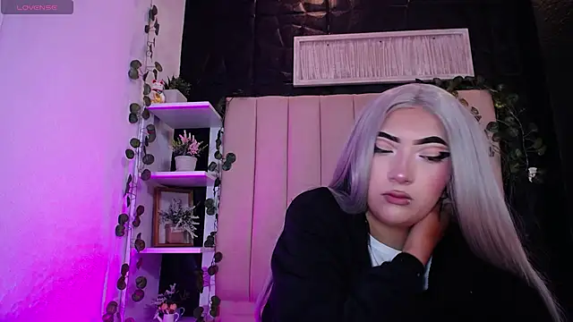 Mia Rinn online show from 12, 2, 2025