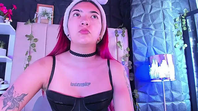 Snapshot of Mia_Rinn chatting on 11, 2, 2026 Mia Rinn online show from 11, 2, 2026